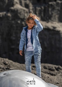 Jeansowa bluza z kapturem i zamkiem niebieska Mash MNIE 