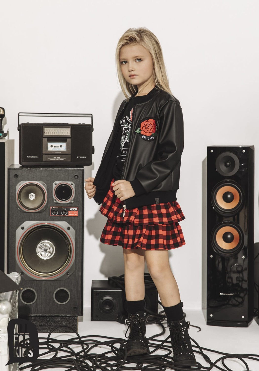 czarna bluza bomberka imitacja skóry róża all for kids