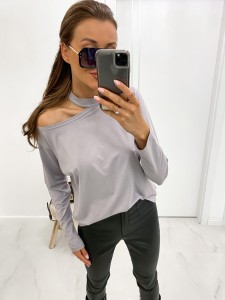 Bluzka damska z wycięciem fioletowa TMC Moda  