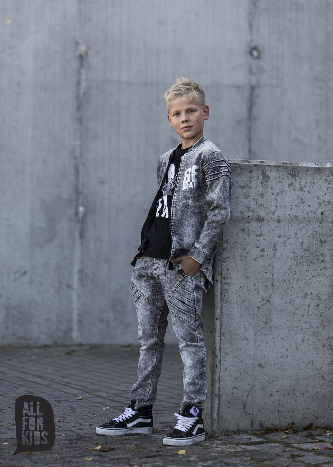 spodnie jeansowe z przeszyciami grafitowe all for kids