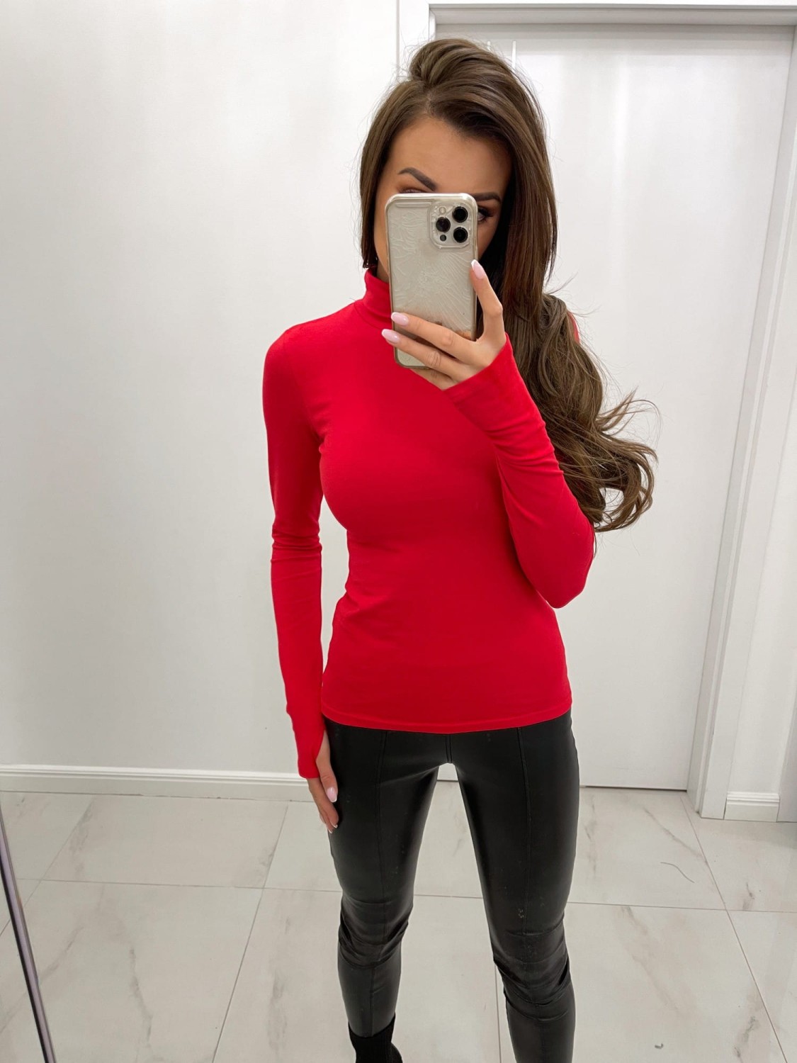 czerwona bluzka z golfem basic tmc