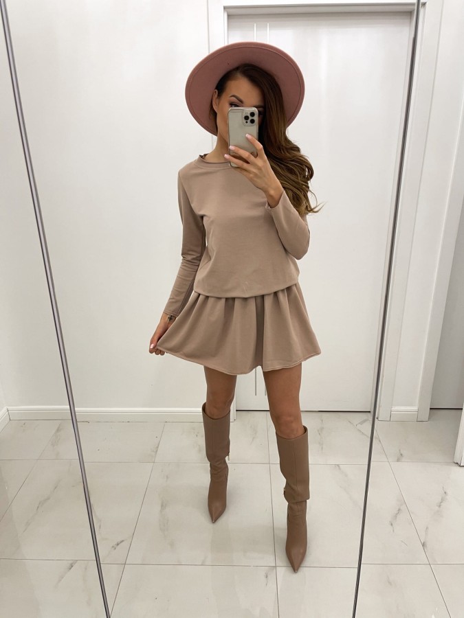 casualowa sukienka z falbaną beżowa tmc moda