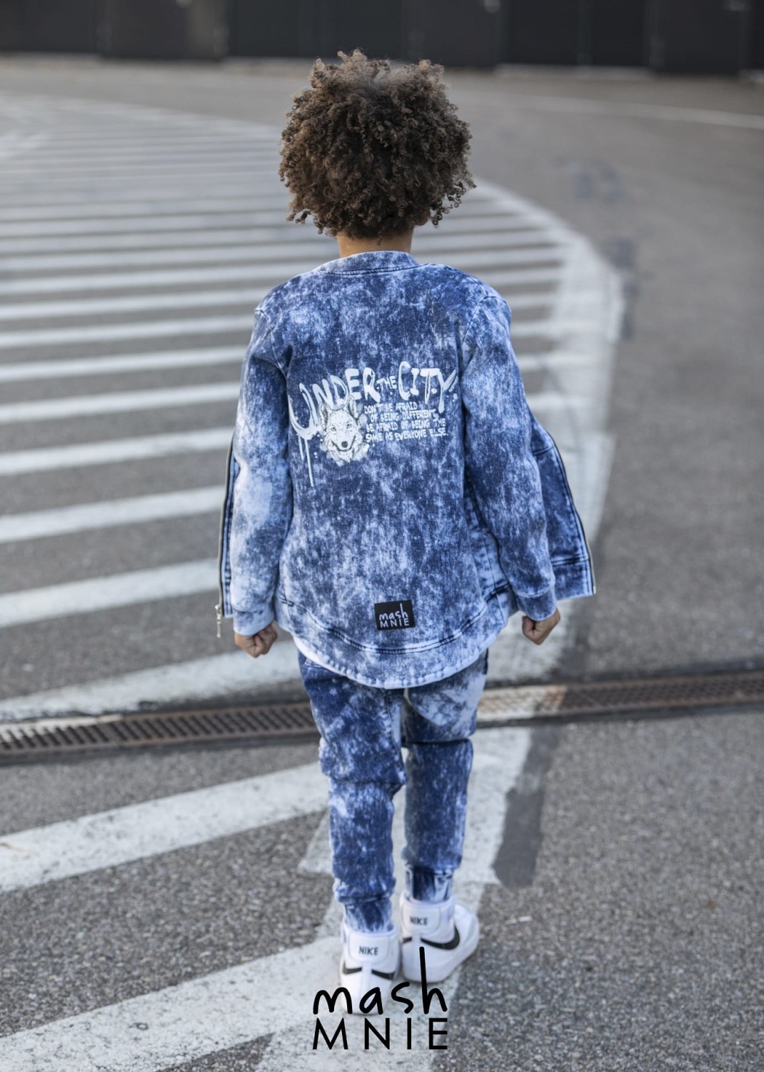 bluza jeansowa z wilkiem bomberka niebieska mash mnie