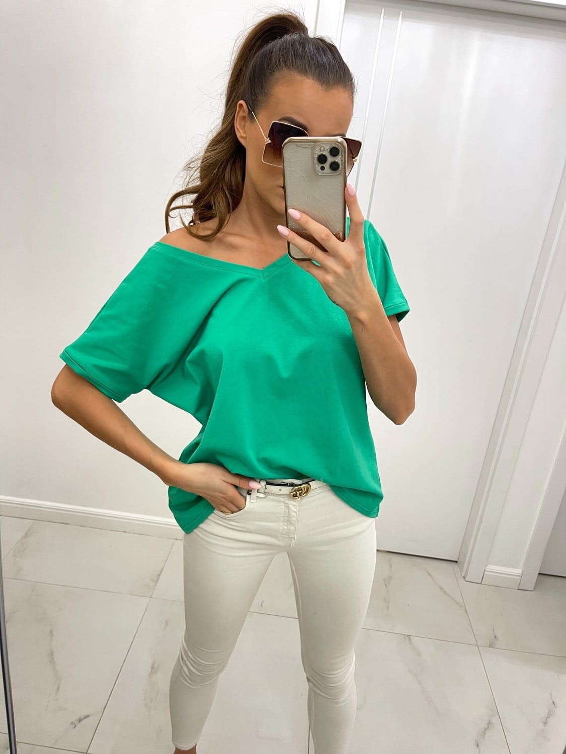 zielony t-shirt v neck przód tył tmc moda