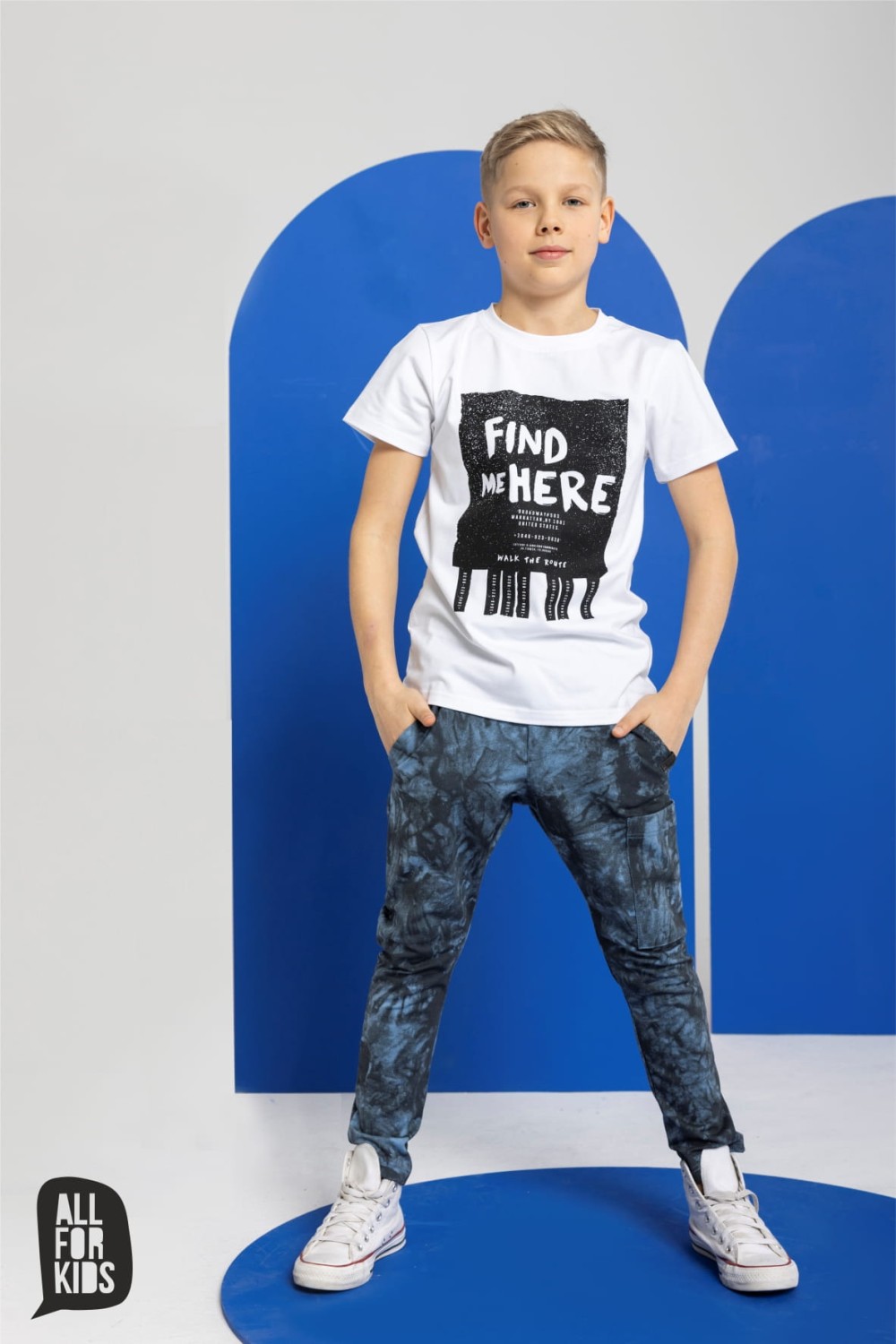 ALLFORKIDS biały t-shirt z grafiką na przodzie