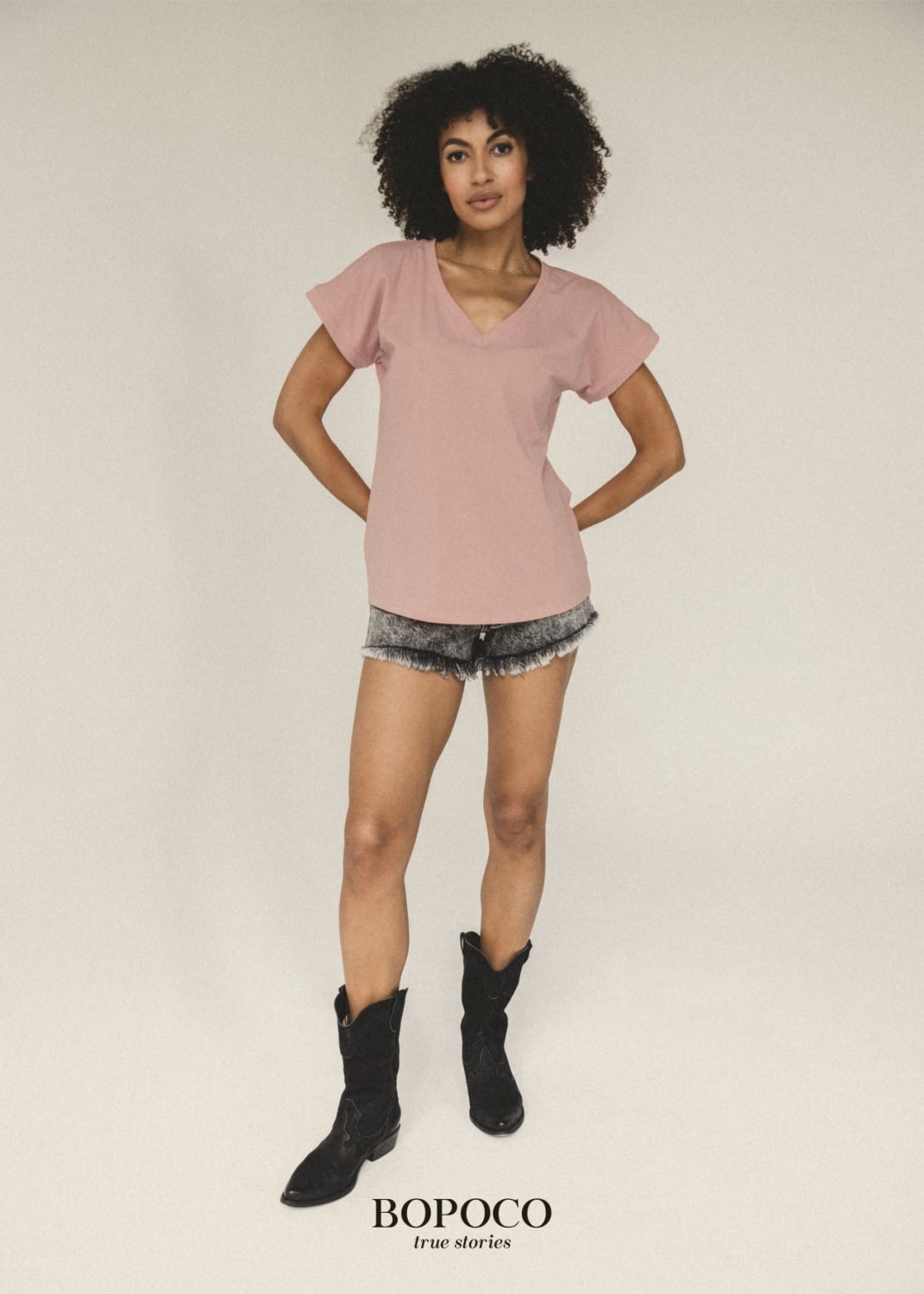 RÓŻOWY T-SHIRT V NECK BASIC BOPOCO TRUE STORIES