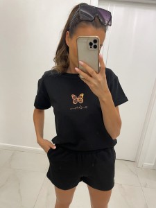 Czarny komplet spodenki t-shirt butterfly Tmc Moda 