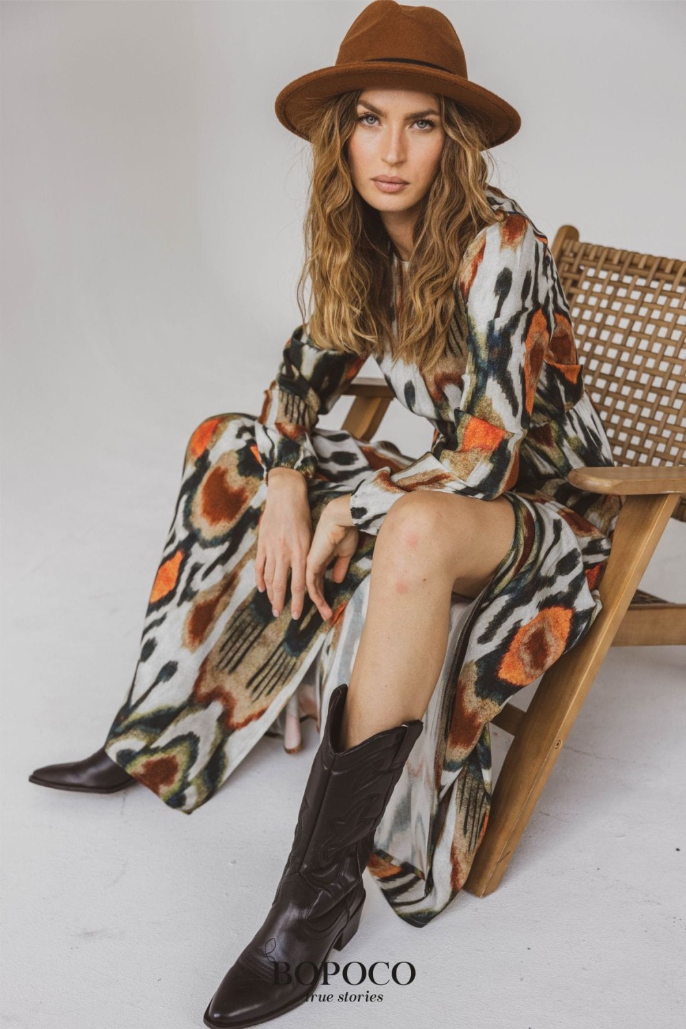 długa sukienka damska wzorzysta długi rękaw Bopoco