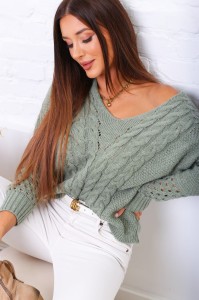 Sweter damski dekolt V warkocz ażur oliwka TMC Moda      