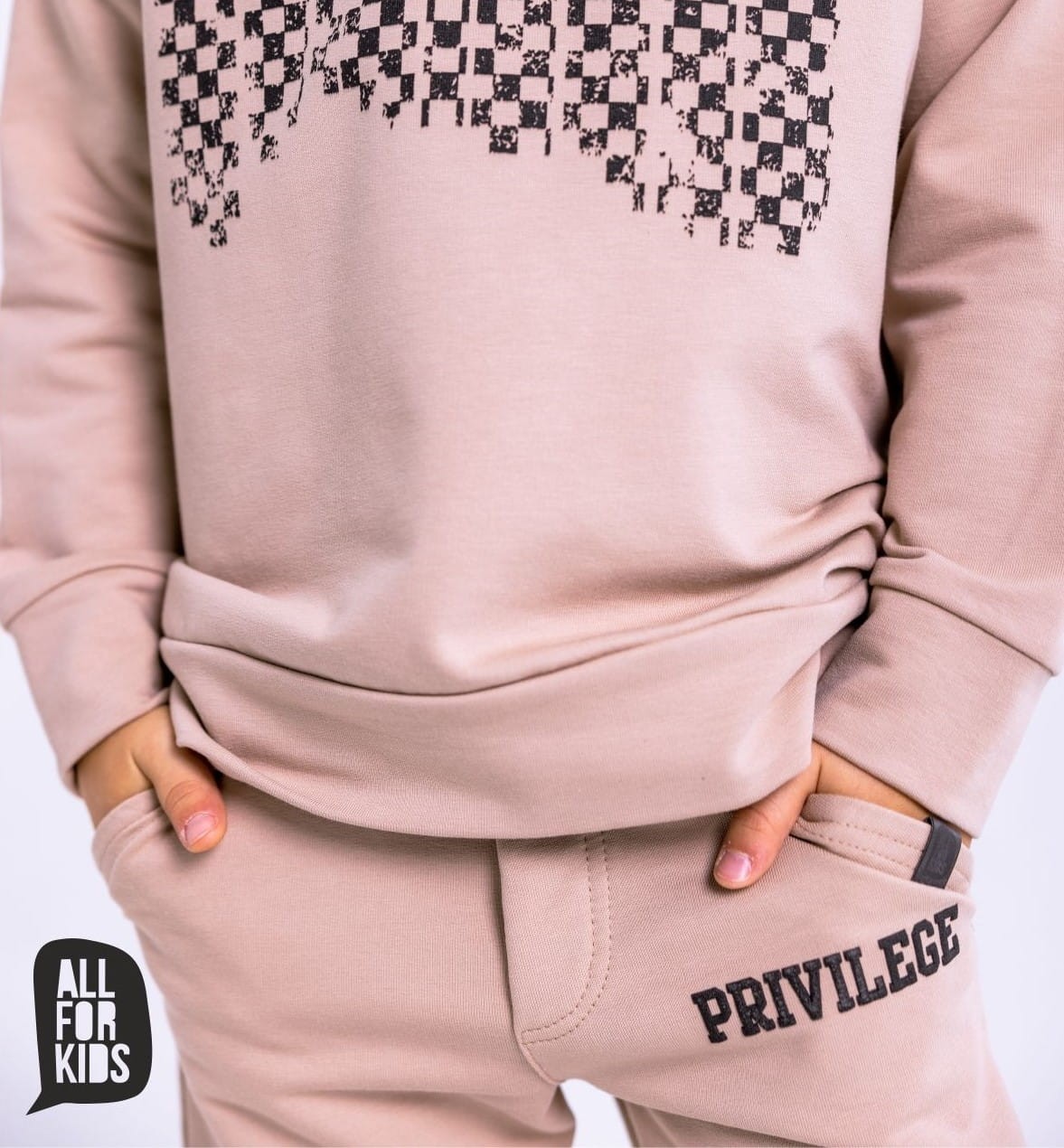 DcwZiJ8g — kopia.jpeg