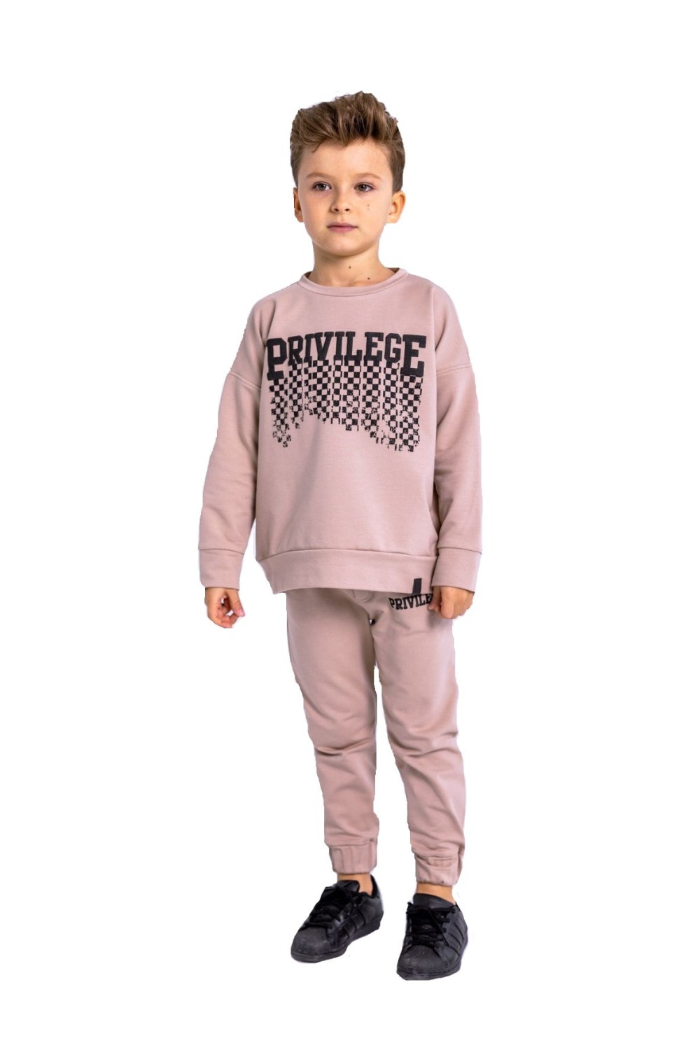 VcjE4Lzo — kopia.jpeg