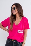 Bluzka damska z dekoltem V kieszonka fuksja TMC Moda     