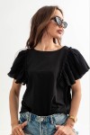Czarna bluzka damska z falbanką przy rękawie TMC Moda       