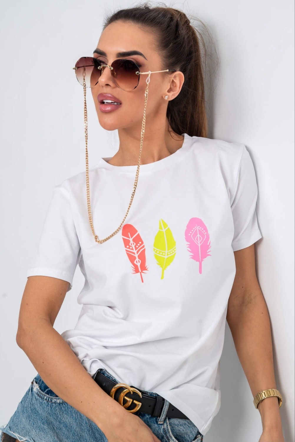 biały t-shirt damski pióro Tmc Moda