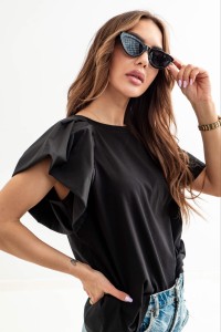 Czarna bluzka z ozdobnym rękawem TMC Moda      