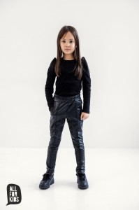 Czarna bluzka z bufkami prążek All For Kids   