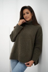 Sweter z golfem brązowy Me Gusta     