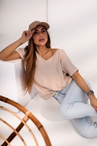 T-shirt V neck przód tył beżowy TMC Moda   