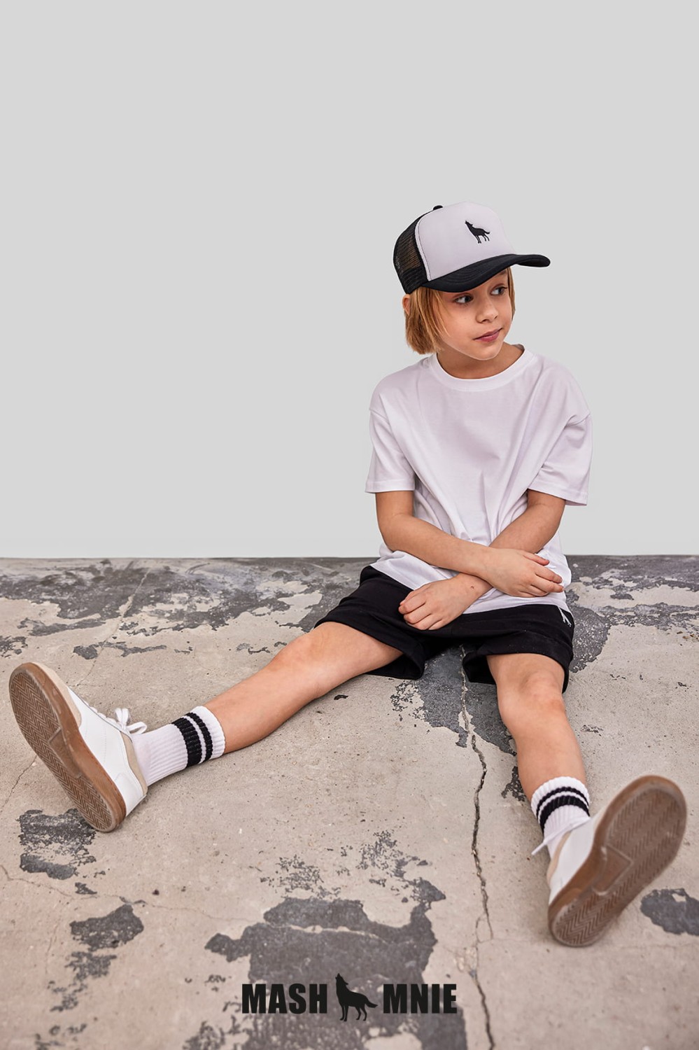 MASHMNIE WOLF WHISPERS 100.jpg