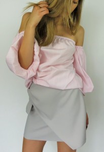 Różowa bluzka hiszpanka paski Atelier Edith