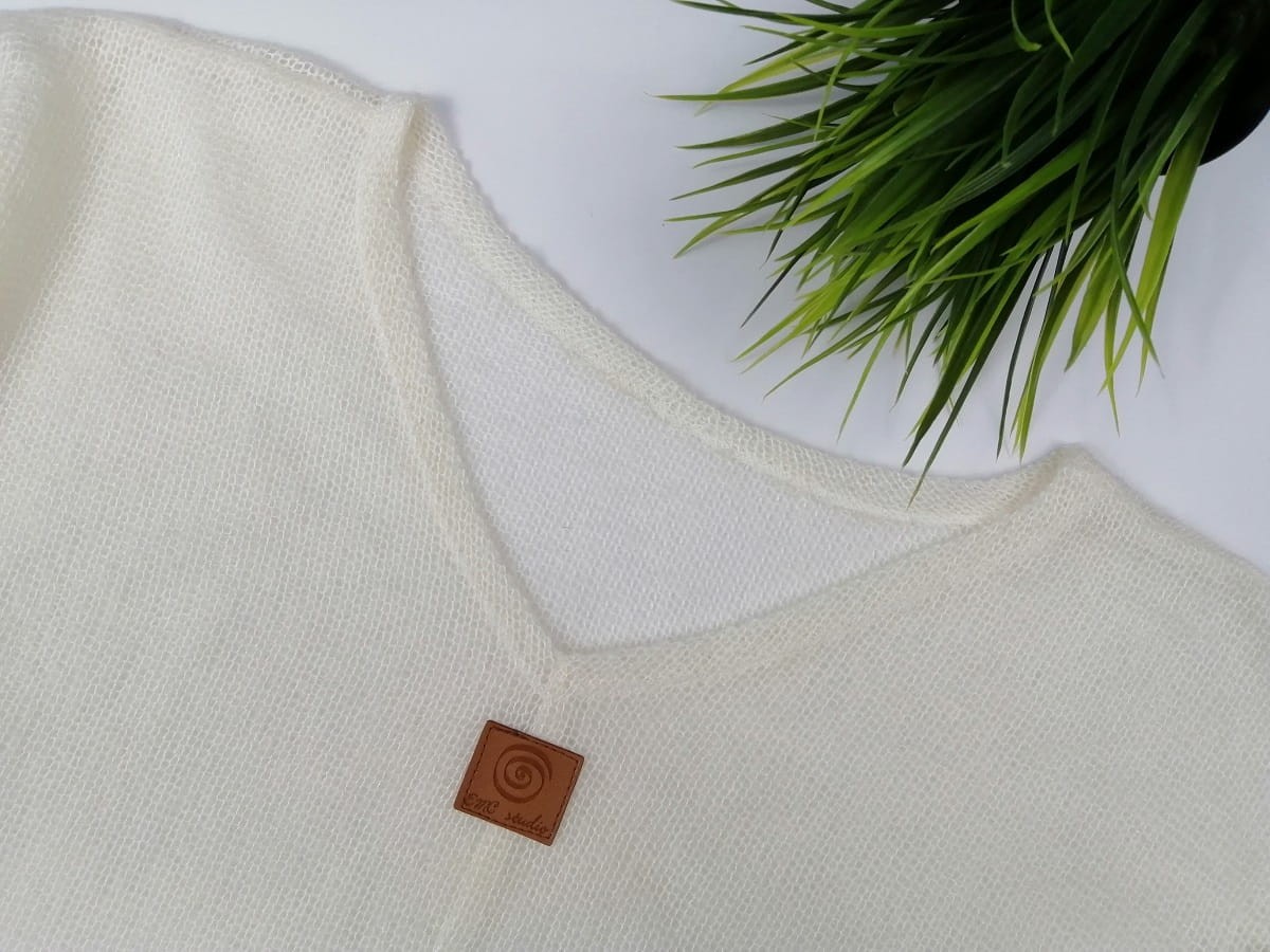 krótki ażurowy sweterek emc studio