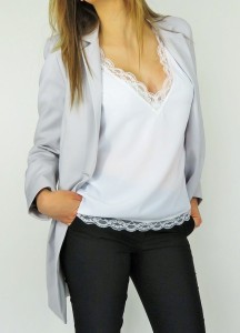 Biała bluzka z dekoltem V Atelier Edith