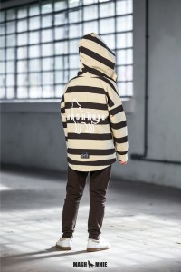 Rozpinana bluza z wilkiem paski brązowa beżowa Mash MNIE   