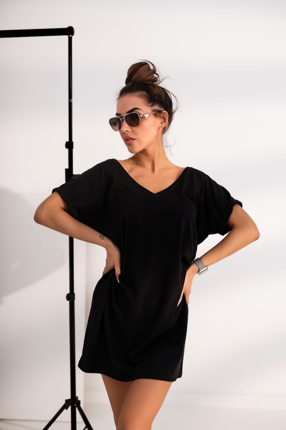 Czarna sukienka V neck przód tył TMC Moda [ROZMIAR: uniwersalny, KOLOR: czarny]