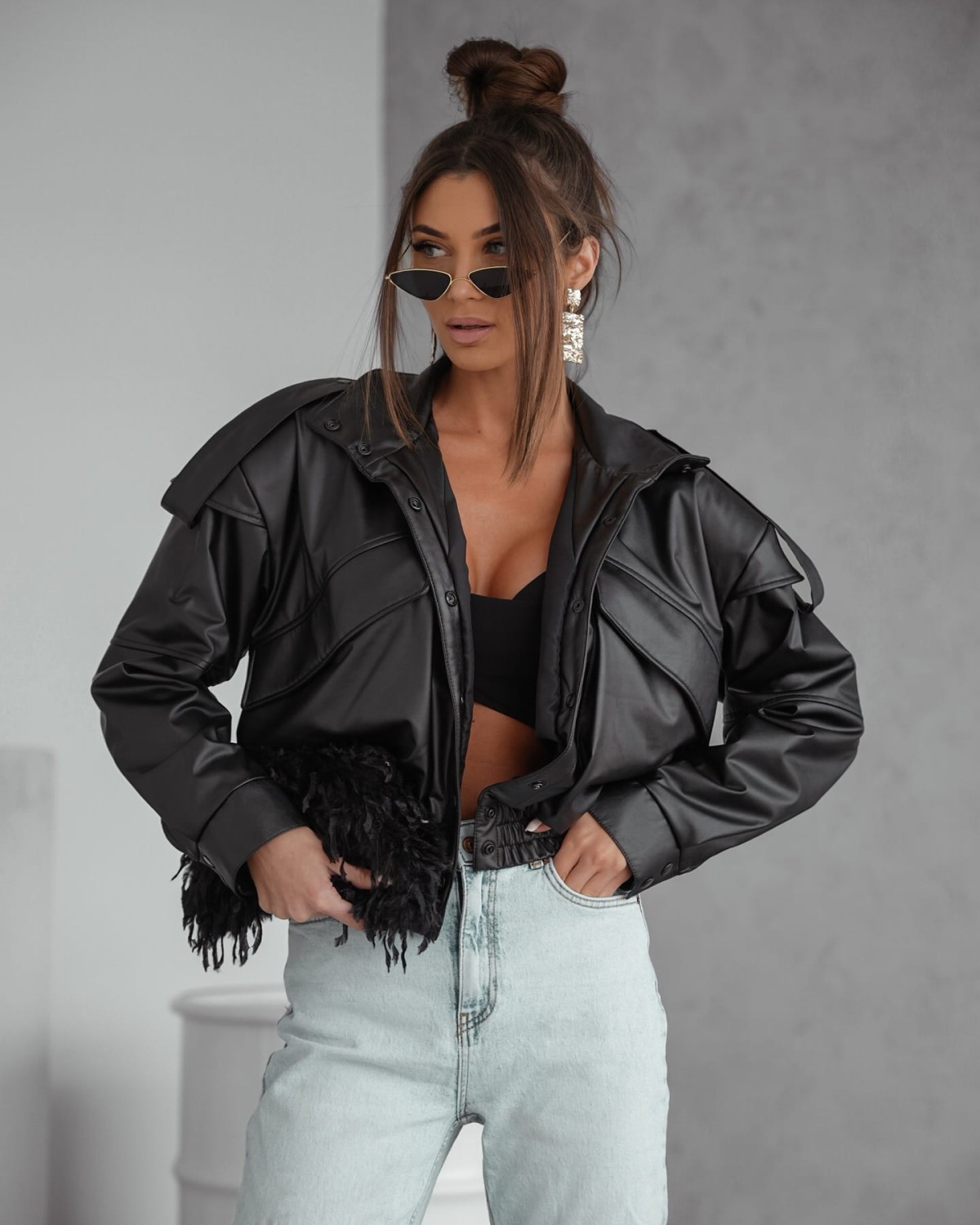 Kurtka damska bomberka czarna eko skóra pagony Me Gusta