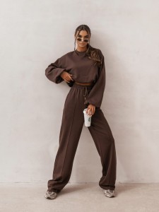 Brązowy komplet dresowy damski szerokie spodnie i krótka bluza bombka Miluna 