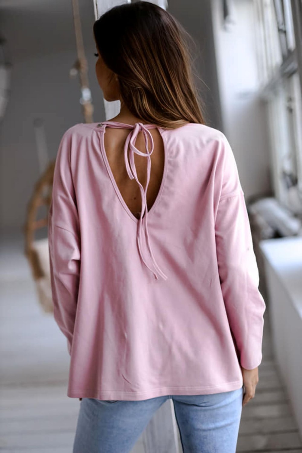 bluzka damska oversize z naszywką długi rękaw różowa Me Gusta