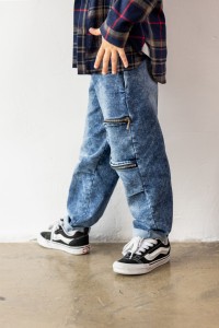 Spodnie jeansowe MASHMNIE niebieskie z kieszonką na zamek 