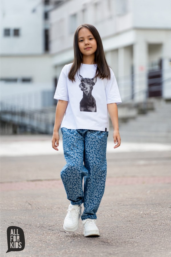biały t-shirt z grafiką psa all for kids
