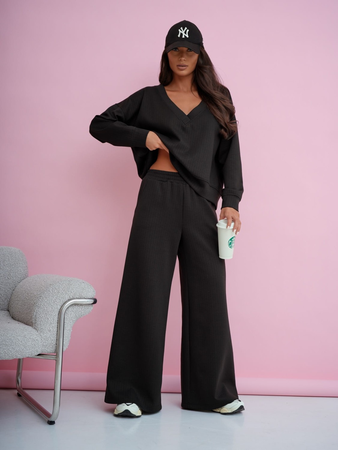 Me Gusta czarny dres damski komplet szerokie spodnie bluza z dekoltem V