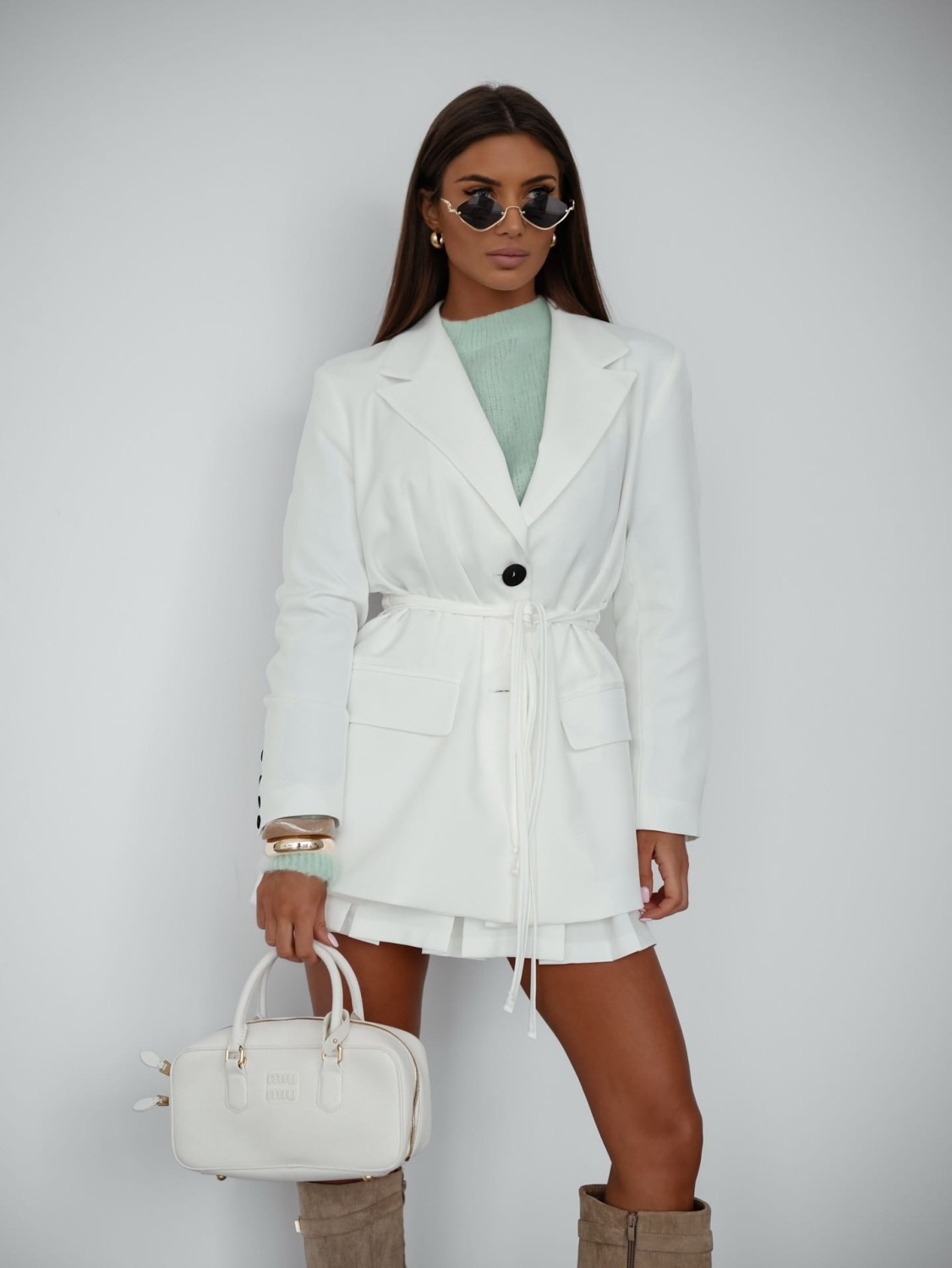 Me Gusta biała marynarka damska z wiązaniem