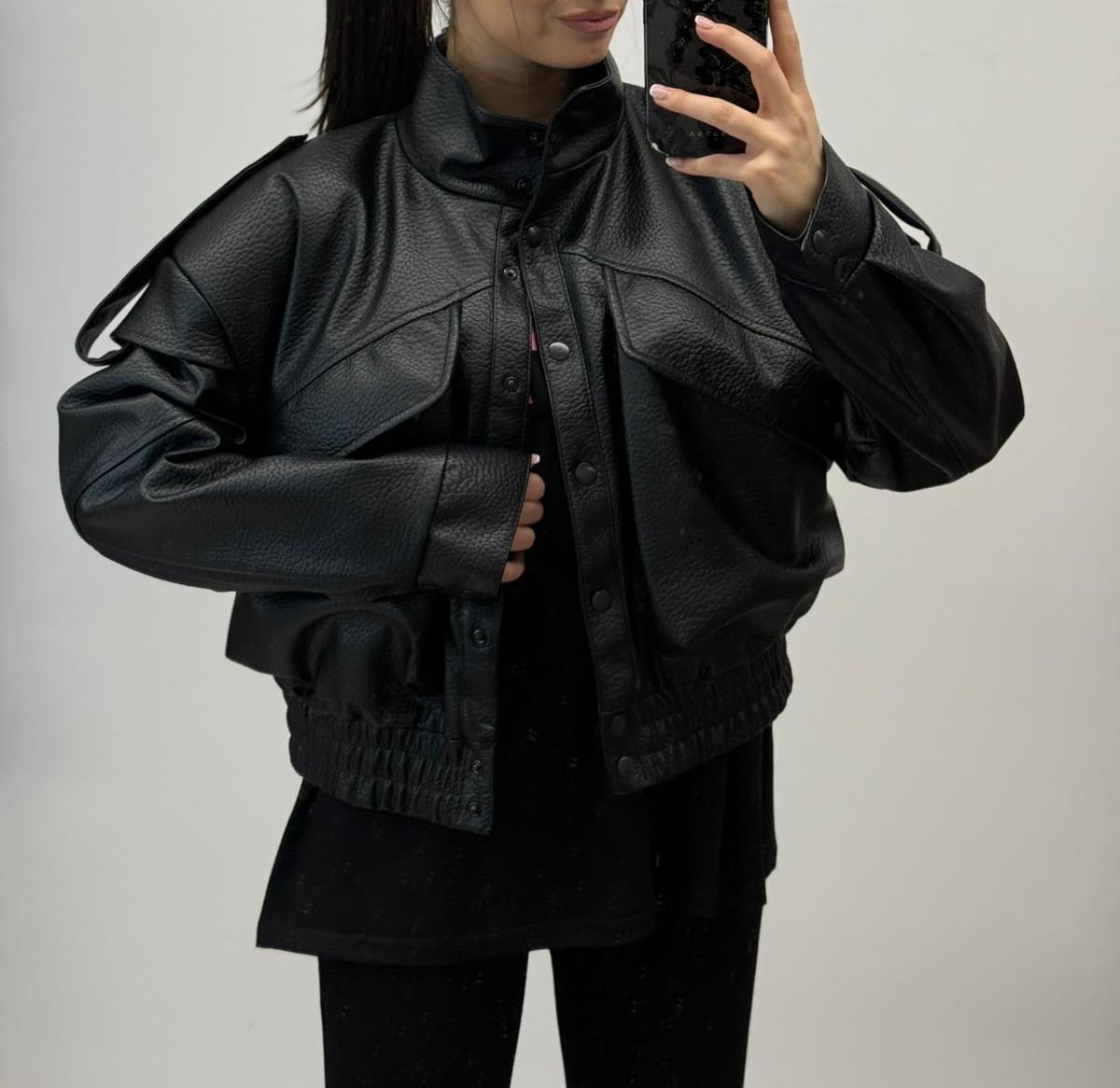 Kurtka damska bomberka czarna eko skóra pagony Me Gusta