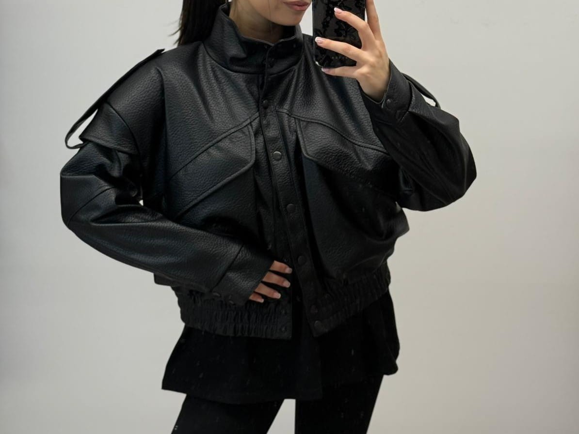 Kurtka damska bomberka czarna eko skóra pagony Me Gusta