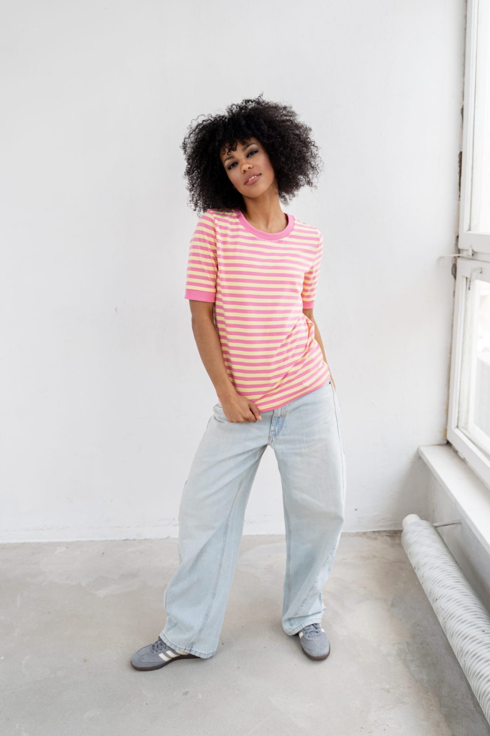 T-SHIRT DAMSKI W PASKI RÓŻOWO-ŻÓŁTE BOPOCO