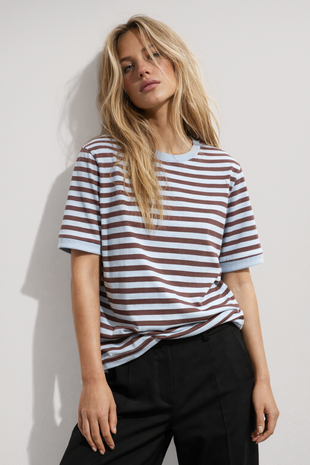 T-SHIRT DAMSKI W PASKI BRAZOWO-NIEBIESKIE BOPOCO