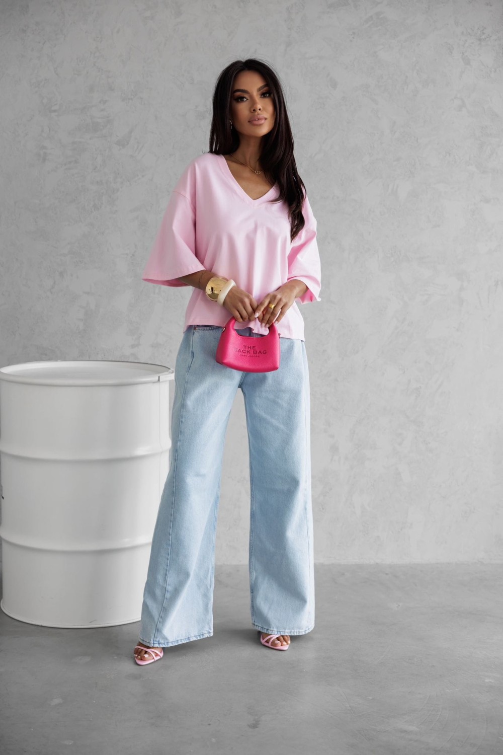 T-SHIRT DAMSKI Z DEKOLTEM V RÓŻOWY ME GUSTA