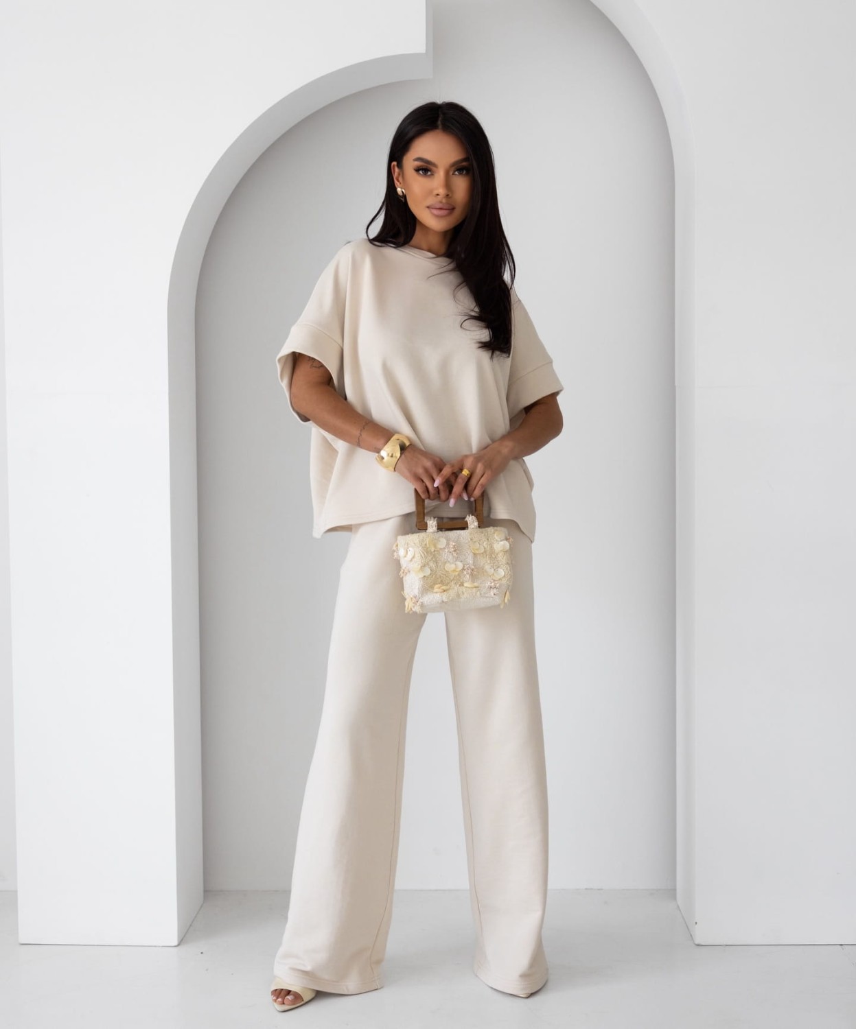 KOMPLET DRESOWY DRES DAMSKI SPODNIE Z SZEROKĄ NOGAWKĄ I LUŹNA BLUZKA BEŻOWY ME GUSTA