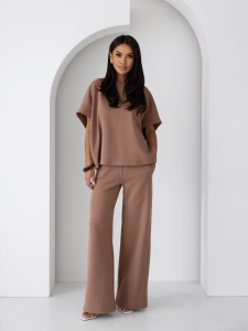 Komplet dres damski szerokie spodnie i luźna bluzka brązowy jasny Gusta       