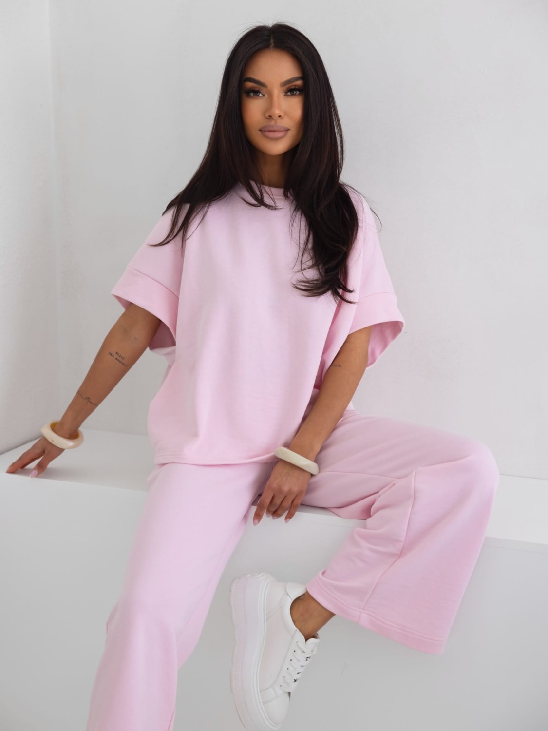 KOMPLET DRESOWY DRES DAMSKI SZEROKIE SPODNIE I LUŹNA BLUZKA RÓŻOWY ME GUSTA