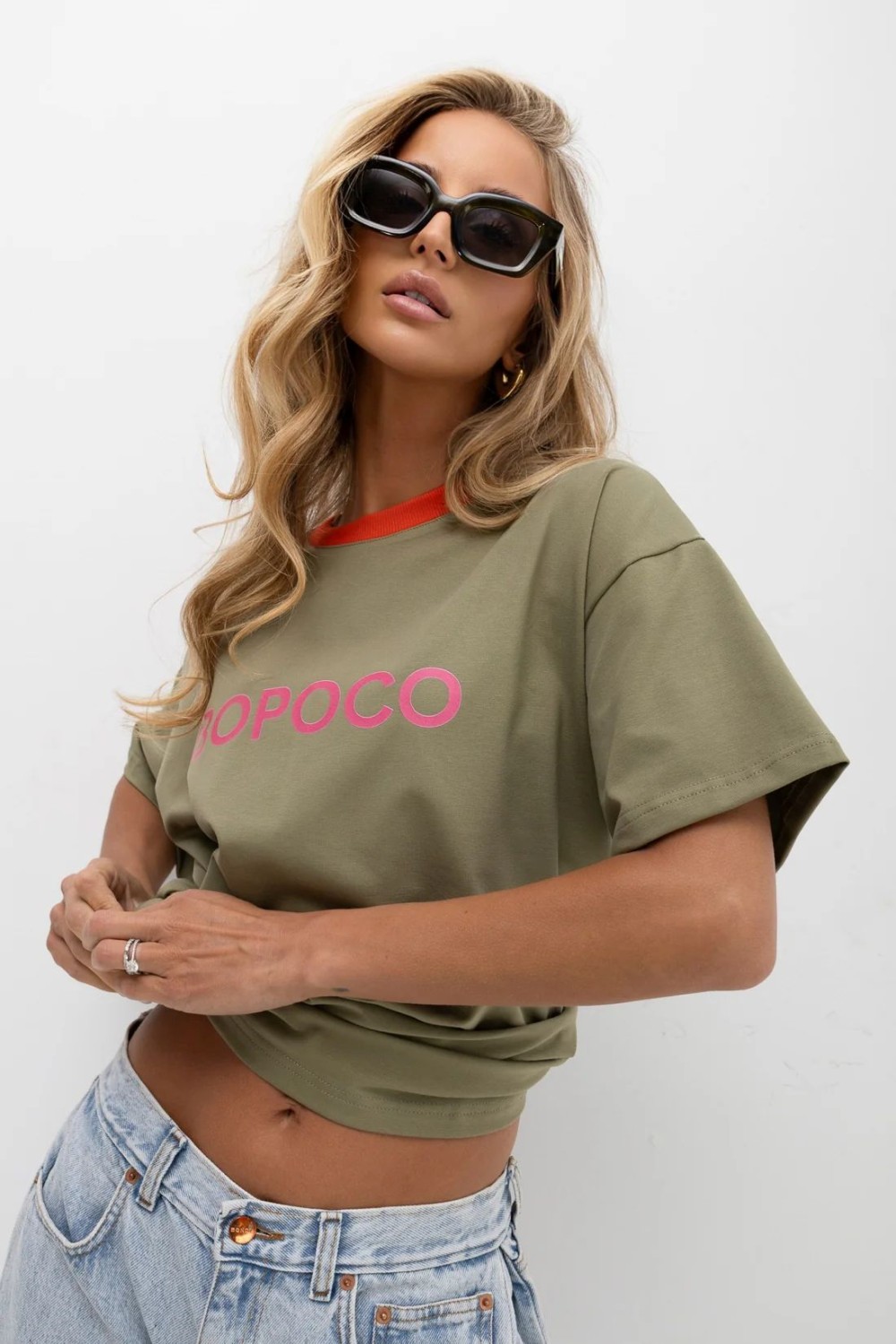 t-shirt damski bopoco oliwkowy z pomarańczową lamówką