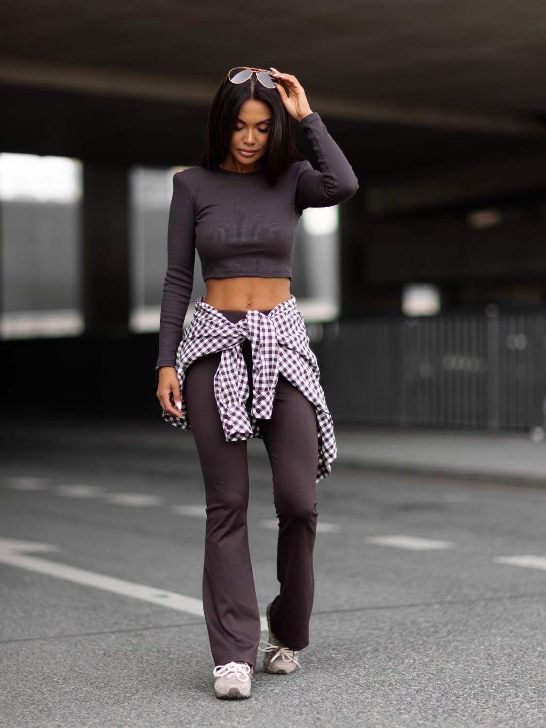 czarne spodnie dzwony legginsy me gusta