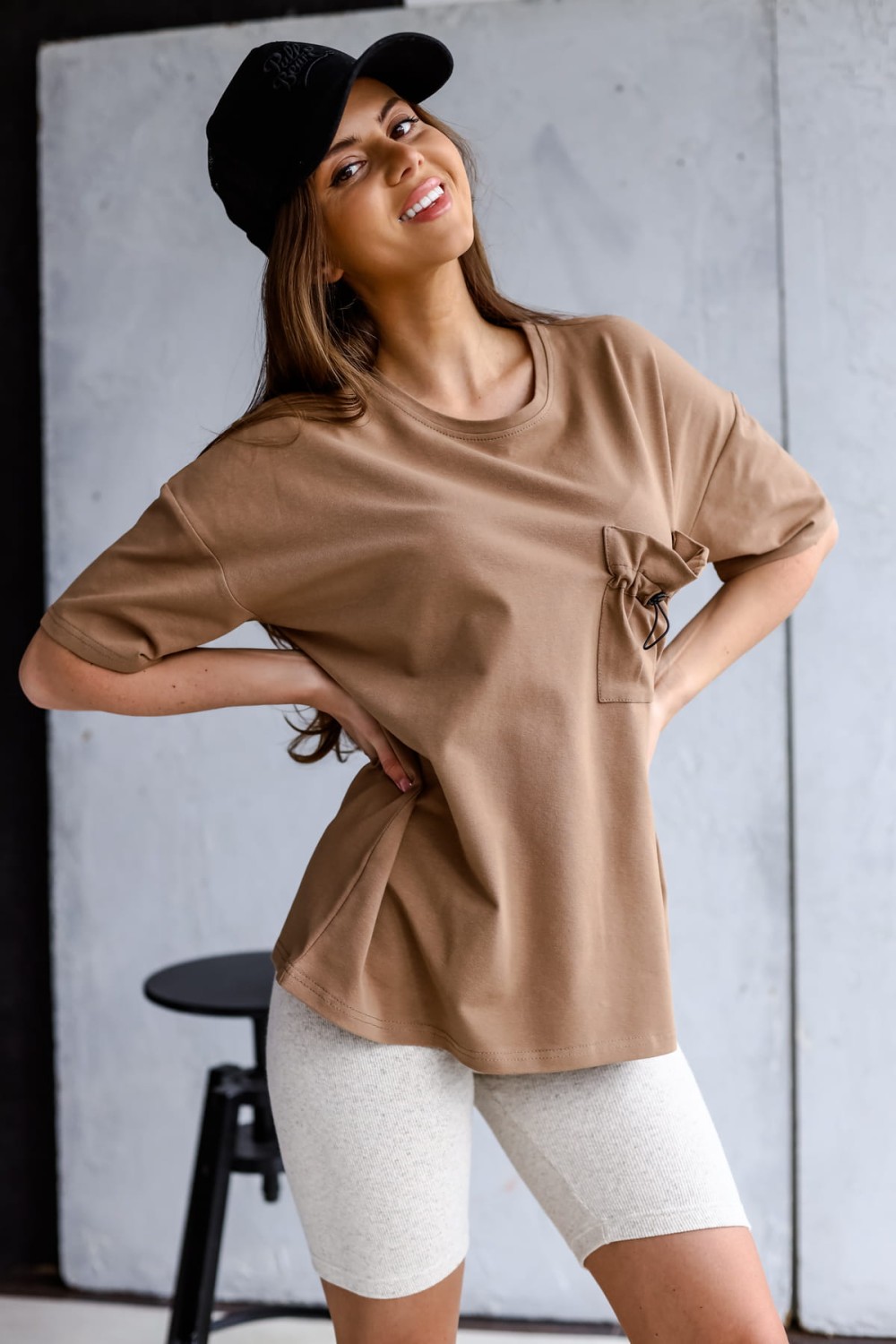 t-shirt damski z kieszonką karmel me gusta
