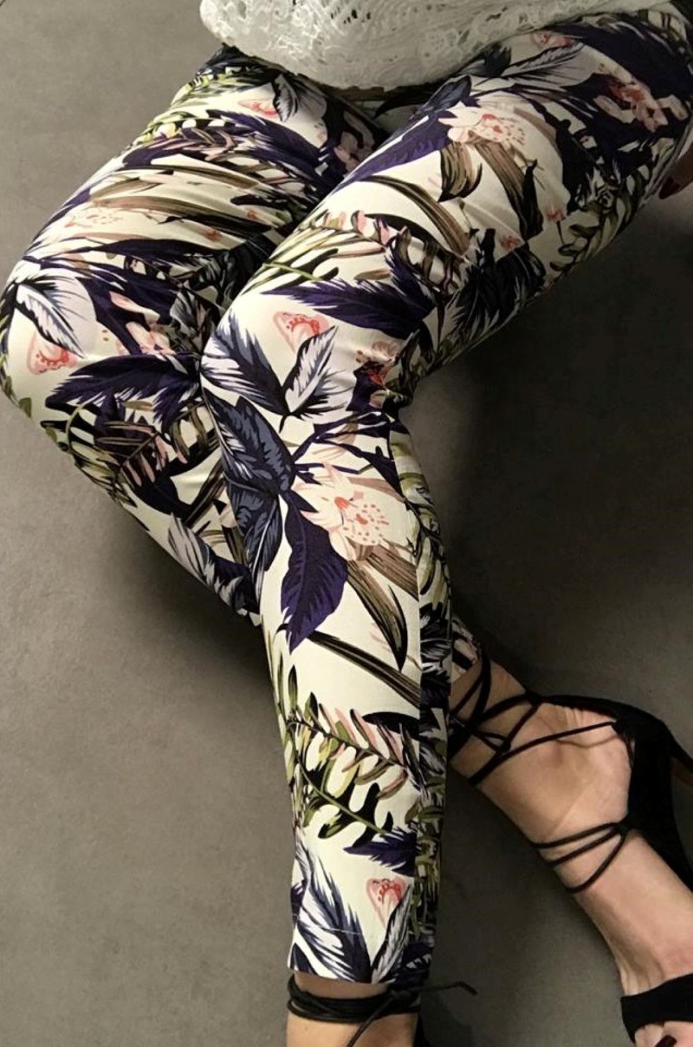 spodnie damskie cygaretki wzorzyste lola fashion