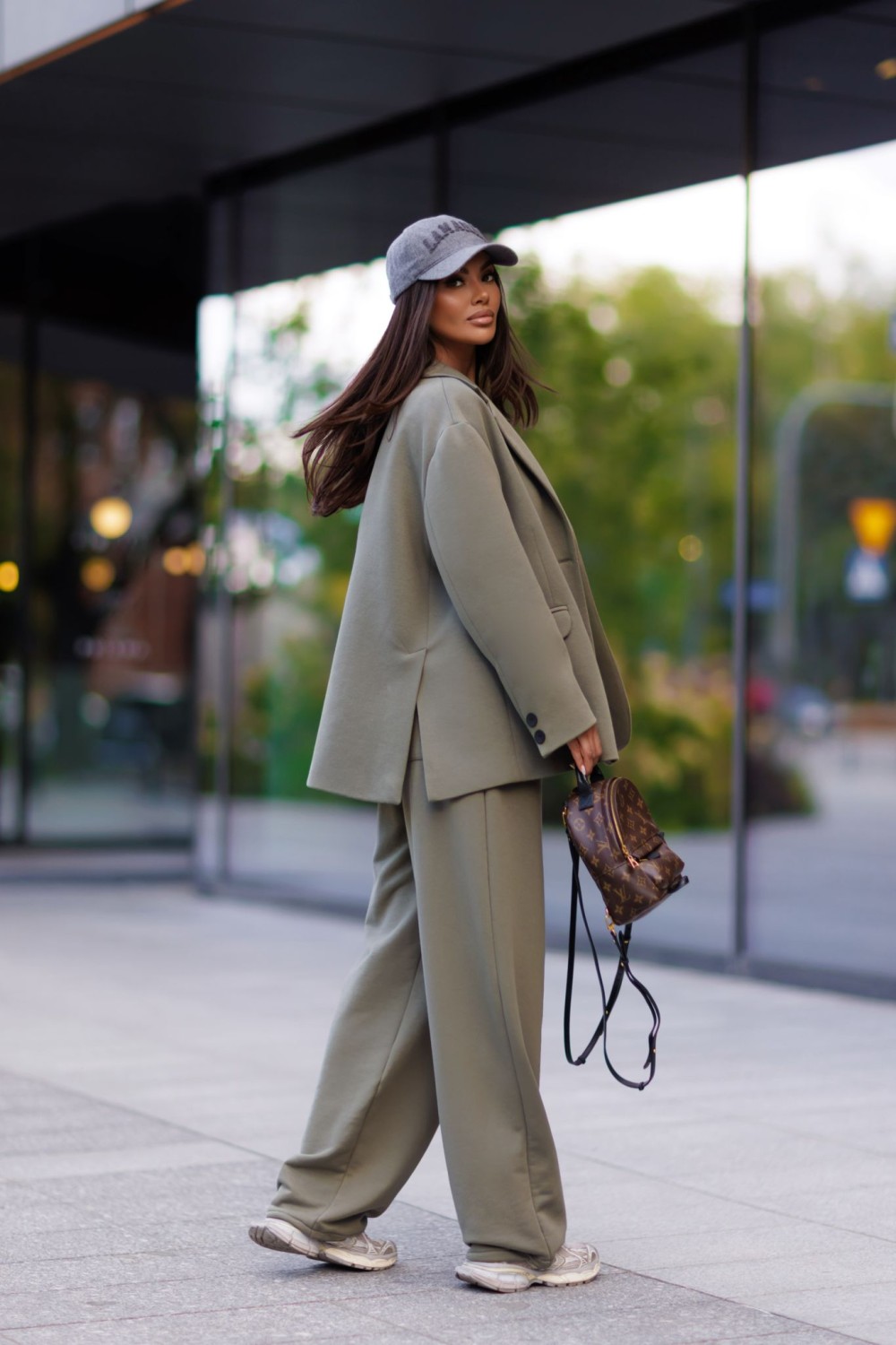 modna marynarka damska dresowa oversize khaki me gusta