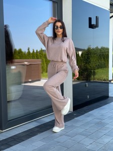 Komplet damski ze sztruksu szerokie spodnie i bluza beżowy Marina