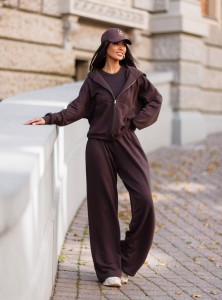 Dres damski szerokie spodnie i rozpinana bluza z kapturem brązowy Me Gusta 